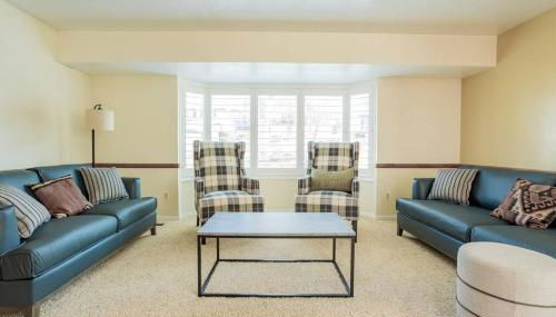 Spacious Stay near Airport, Downtown & Ski Resorts - Foto 2