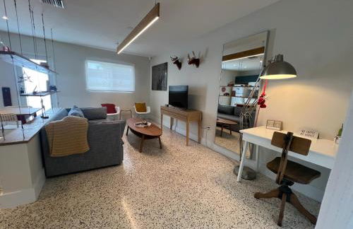 Cozy house close Brickell - Photo 9