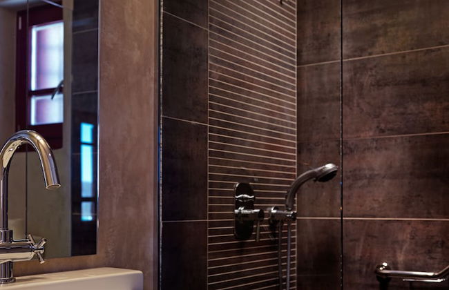 Themonies Luxury Suites - Photo 19