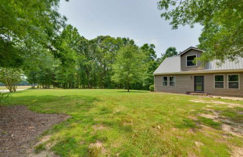 Peaceful Wine Country Cottage with Fire Pit in Olin! - Foto 28