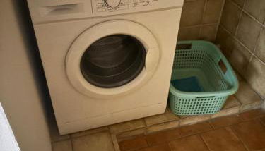 Apartment with kitchen, double bed, TV, S-Bahn 5 min - Foto 2