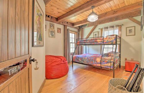 Timeless Red Sox Retreat with Scenic Mountain Views! - Foto 24