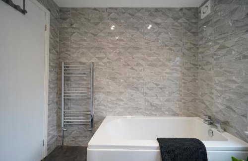 Spacious 4 bed town house in central Wetherby, sleeps 9, perfect for contractors or groups - Foto 16