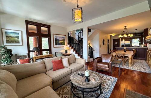 Luxury Townhome w/ Views, Private Jacuzzi & Garage - Foto 1