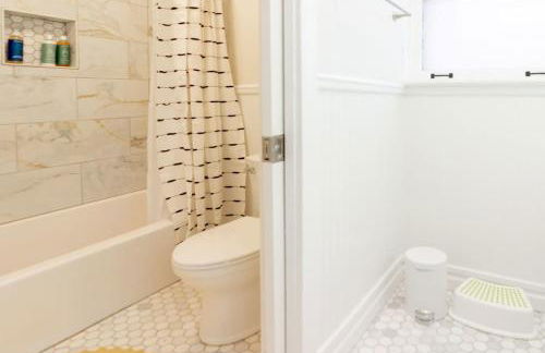 Tower Grove Park 4BR Home with Garage ABODEbucks - Photo 14