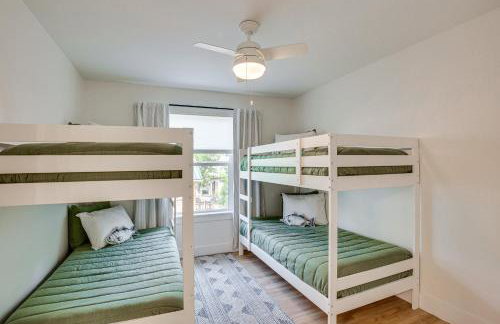 Dock and Fire Pit Cedar Creek Lakefront Retreat! - Foto 22