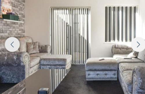 The hawthorns large detached 3 bedroom family home - Photo 7