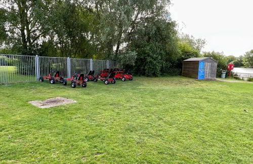 Honeysuckle Hot Tub Lodge - Foto 48