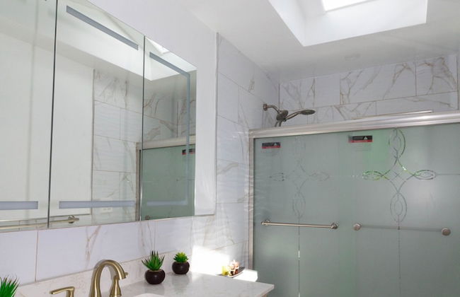 Cheerful & Beautiful 3-Bedroom Ranch - Photo 41