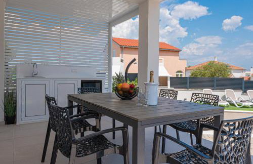 VILA VASILJ dein eigener Pool oder dein eigener Whirlpool mit Aussicht, dein Urlaub, deine Privatsphäre, deine Wahl - Photo 49