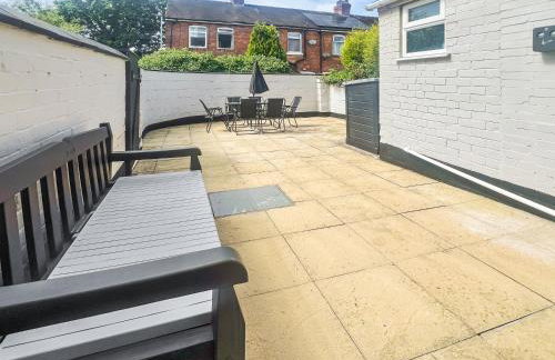 Stylish House Near Hospital with Free Parking - Foto 49