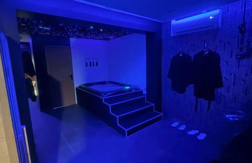 Sweety's Eden Jacuzzi - Jacuzzi privé Sauna Cinéma room Jardin - Terrasse centre-ville - Foto 36