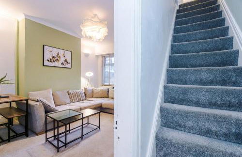 4 Bedroom House in Walkden with Free Parking, by Short Term Digs Short Lets & Serviced Accommodation - Foto 11