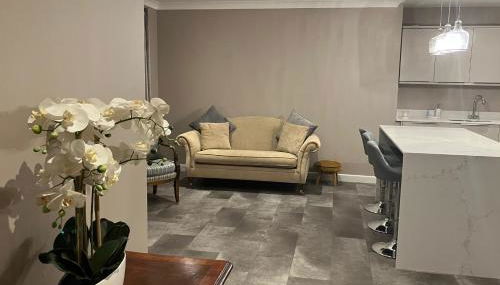 Buckingham Court - Photo 1