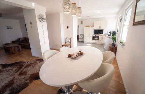 Wohlfühloase - Moderne Ferienwohnung mit großem eingezäuntem Garten in Alleinlage an Feld & Wald, Natur pur trifft auf Komfort, Wellness und gute Erholung - Foto 9