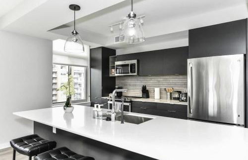 2BR Urban Retreat Gym Parkng and Scenic Rooftop - Foto 12