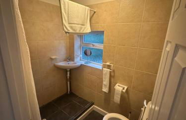 1 bed annex with extra sofa bed ideal for families and business guests - Photo 15