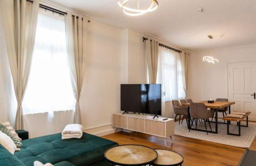 Charaktervolle 122qm Altbau-Ferienwohnung mit Stuck, viel Platz für Familien & Gruppen bis zu 8 Personen, Parkplatz inklusive - Photo 34