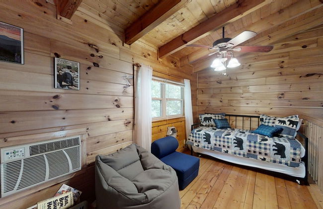 Yellow Cabin On The River 2 Bedroom Cabin by RedAwning - Photo 18