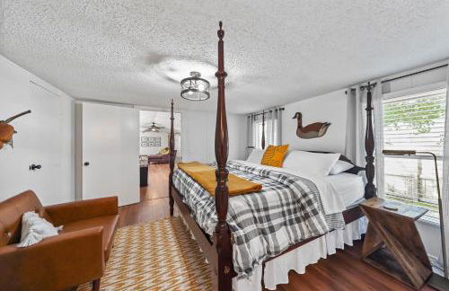 Lake Conroe 3BR Home w Boat Ramp Access, Kings, BBQ, Sleeps 8 - Photo 12