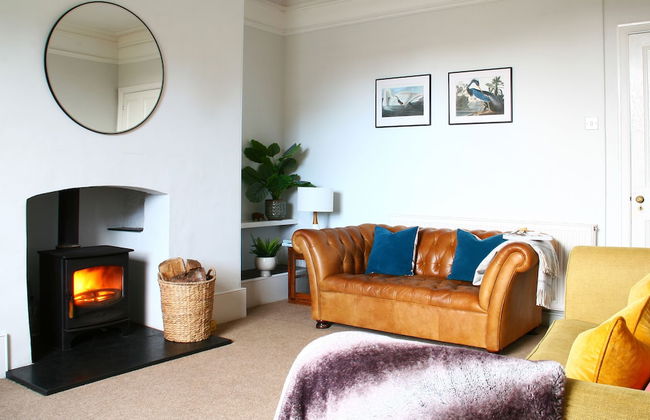 Beautiful 6-bed - Sleeps 12 - Stunning Views - Photo 25