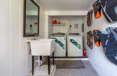 Entire Home on the water, 2 kayaks, Game room, Firepit, BBQ grill, Netflix WiFi - Foto 14