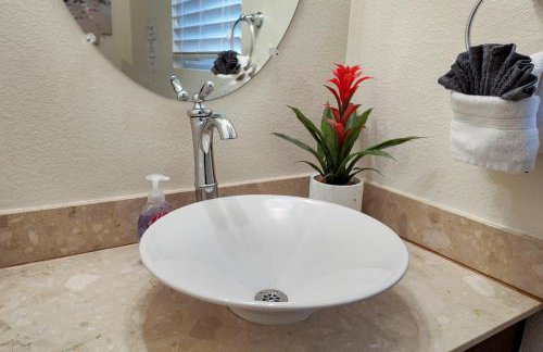 Relaxing Vegas Stay with BBQ & Games - Foto 19