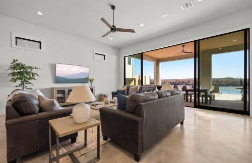 Wave on Wave Haus and Concierge Services - Photo 11