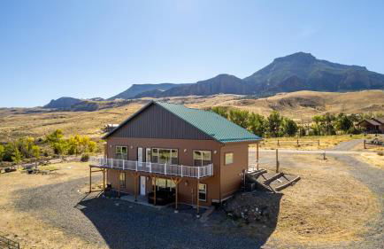 The Yellowstone - Spacious Wapiti Valley Cabin with Stunning Views! - Foto 28