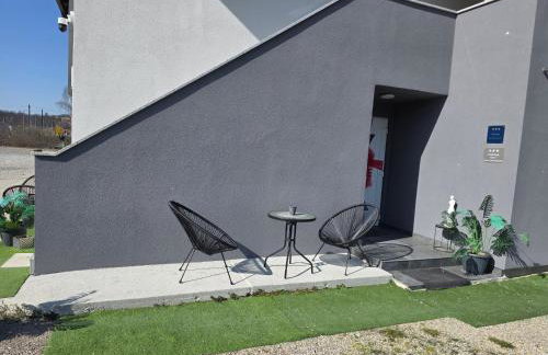 ENA 1&2 apartments-free parking 2200 m2-truck,trailer,boats friendly-EASY D1 access - Foto 13