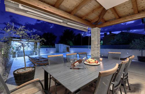 Villa Solis - new private pool villa, 4 bedrooms, near Pula & beaches - Foto 28