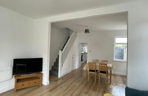 Modern, renovated 3 bed home near railway station - Foto 3