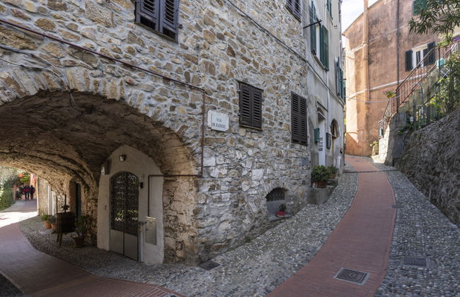 Raineri House - Photo 25