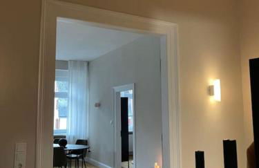 BG Living & Hosting - Exklusive Jugendstilwohnung an der Mosel in Ürzig - 2 Schlafzimmer, bis 4 Personen, Fahrradkeller, Waschmaschine & Trockner - Foto 3