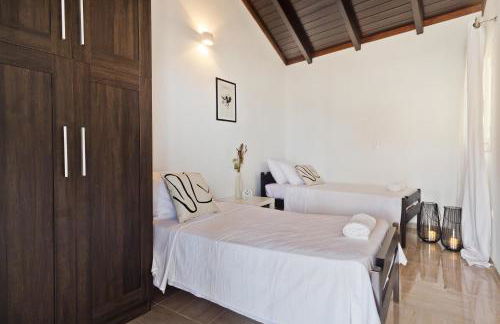 Hermes' Getaway - Photo 17