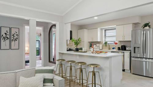 Spacious 5BR 3BA Retreat with Pool & Hot Tub - Foto 5