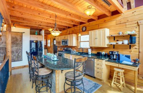 Massachusetts Vacation Rental with Deck and Grill - Foto 1