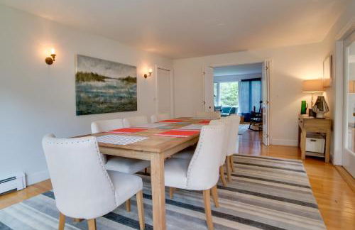 Deck and Grill, Walk to Beaches! Falmouth Retreat - Foto 33