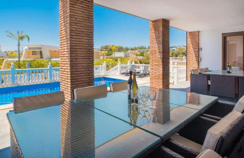 Dream beach-side villa with sea views & close to golf - Photo 10