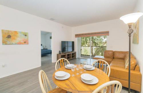 Huge Screened Patio That Overlooks Lake Buck, Near Famous Attractions!! - Foto 24