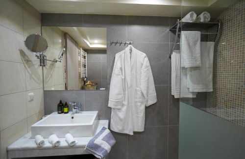 Theo and MS Luxurious Apartments by Filos Inc - Foto 6