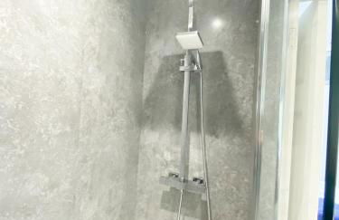 Harbourside House - Great Location - Parking - 2 En-Suites - Sleeps 5 Plus 1 - Photo 9