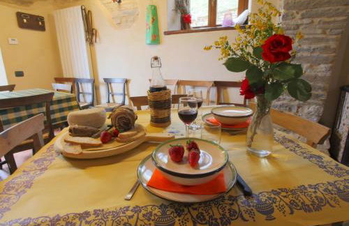 Farmhouse in Marche with Pool and Views - Foto 32