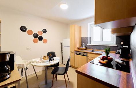 Praktisch&Zentral für Gruppen und Firmen-3 Schlafzimmer- 6 Personen-Parkplatz-Balkon-Stadtmitte-schnelles WLAN - Foto 19