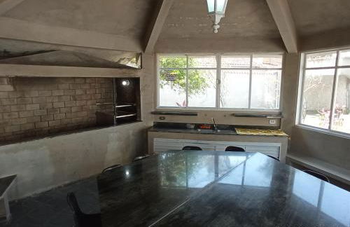 Casa 30 metros da praia com wifi e garagem 6 carros - Photo 41