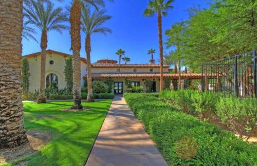 Luxury 1BR Suite Living Room, Patio, Fp & Kitchen, 12 pools -Legacy Villas - Photo 37