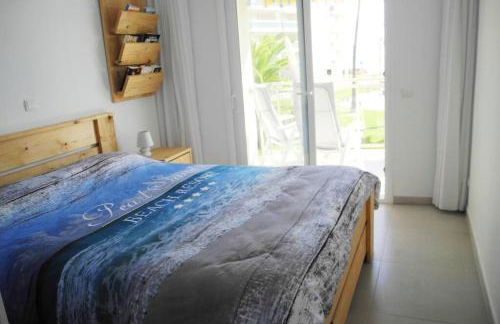 NEW! Modern apartment right on the beach! - Foto 16