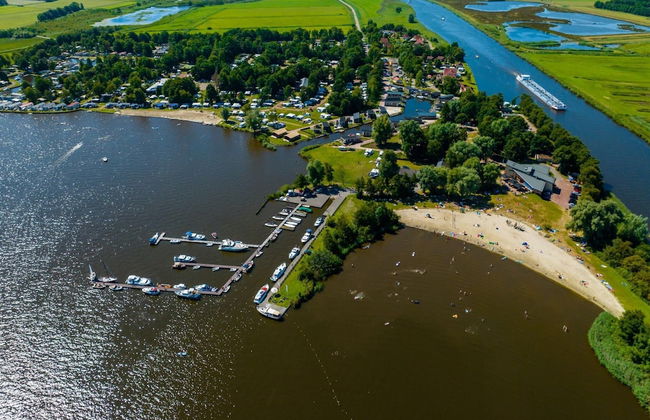 Chalet in Friesland With Play Area - Foto 34