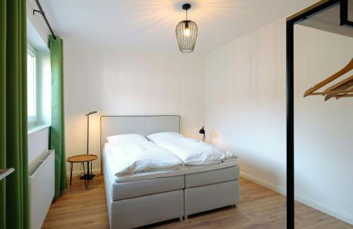 Travel Art Boardinghouse - Photo 12