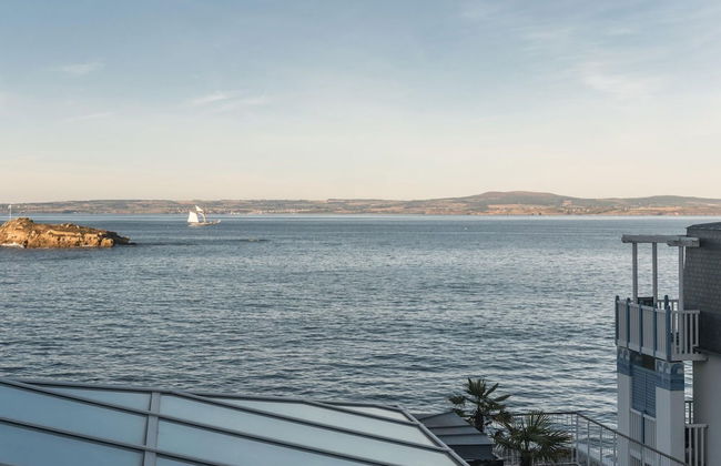 Seafront Apartment Near a Beach - Foto 17